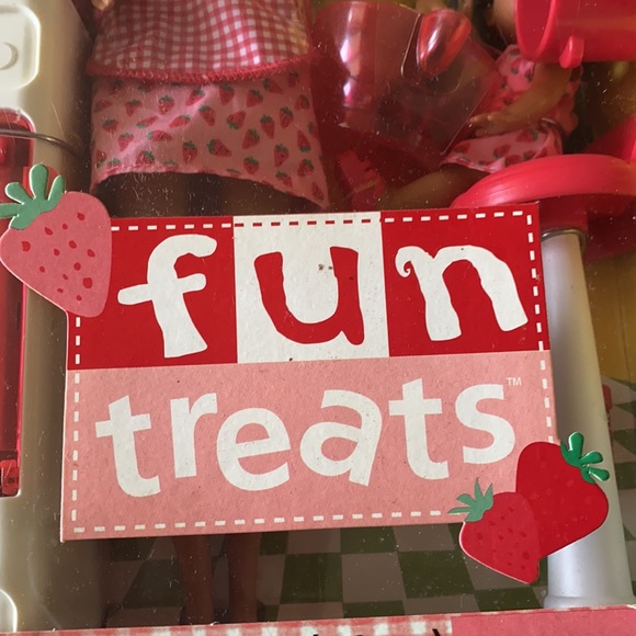 Barbie & Kelly Fun Treats 2001 - Picture 7 of 10